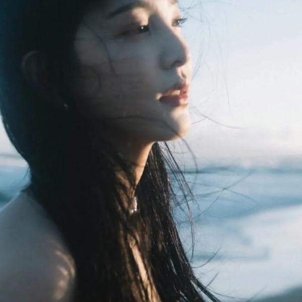 他不是我